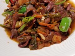 水腌菜炒乳肝菌-老滇山寨•云南特色菜•地方菜•民族风情歌舞表演(金碧店)