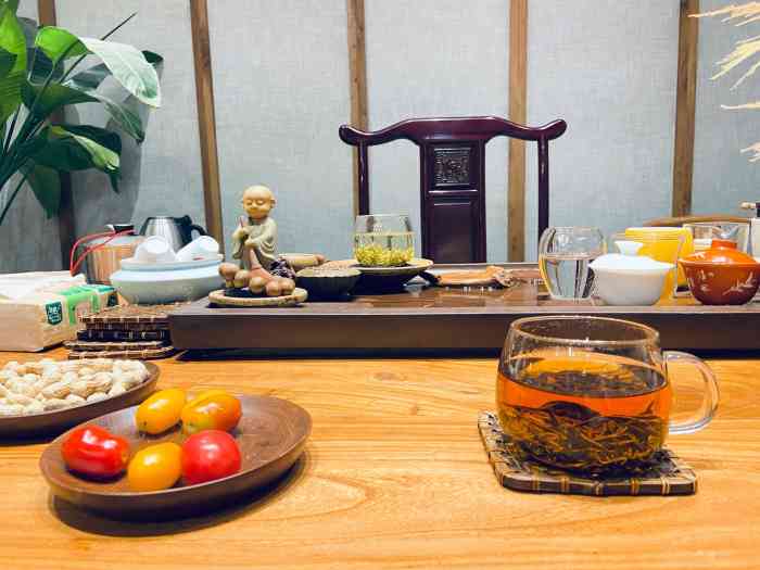 打分 和朋友晚上经常约的来 喝茶环境超好(ì _ í) 老板人很nice