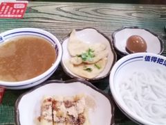 -鑫花溪牛肉米粉(东环大润发店)