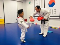 -金载勋跆拳道场(玲东花园店)