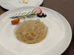 -BLU 全日制餐厅(上海安曼纳卓悦酒店)