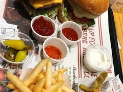 -The Habit Burger Grill 哈比特汉堡(爱琴海店)