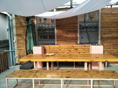 -喵屿·大理花园猫咖