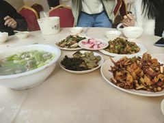 -茅屋大酒店