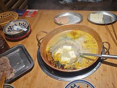 -洱火云南酸菜牛肉火锅(石景山当代商城店)