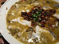 不二酸菜鱼-辣不二地道川菜(汉水路店)