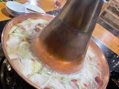 -果松木炭酸菜铜火锅·外婆参鸡汤