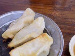 -黄阿姨锅贴大王(万航渡路店)