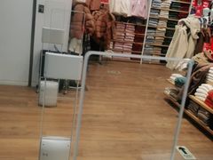 -优衣库(上海颛桥万达广场店)