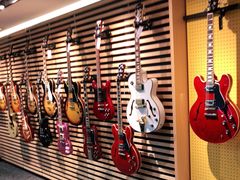 -乐蓬马歇百货公司(Rive Gauche)