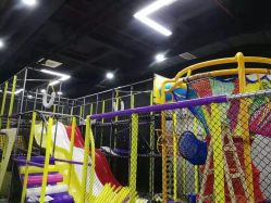 -蹦贝运动中心·蹦床·攀岩·闯关(龙岗店)