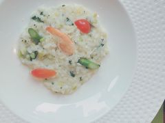 -香格里拉鱼跃地中海西餐厅·牛排披萨