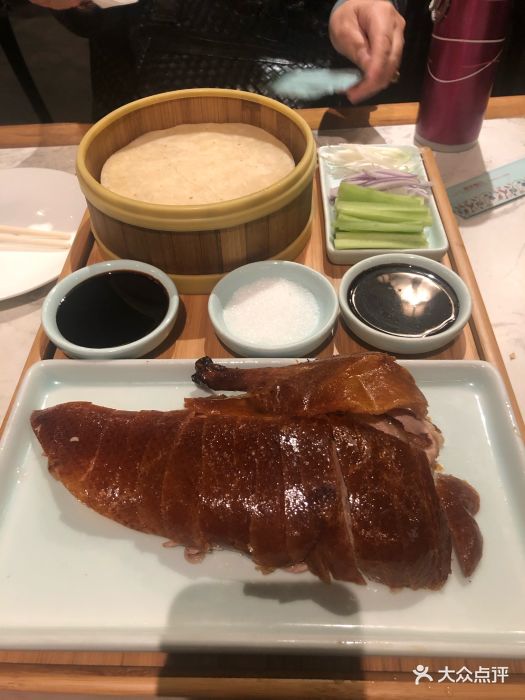 青年餐厅(津湾店)金牌烤鸭图片 - 第1张