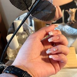 -Mo·Mo Nail 美甲美睫