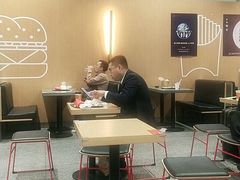 大堂-麦当劳(北京大兴机场二层国内到达(安检外)店)