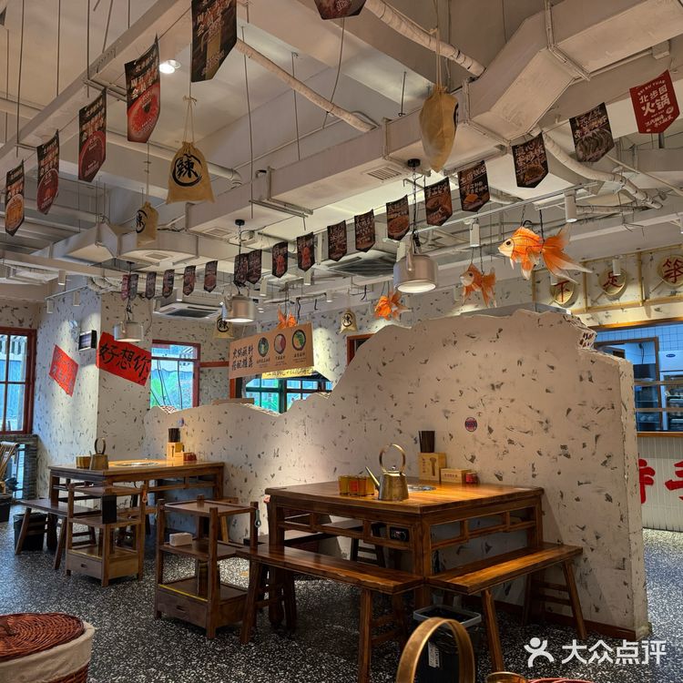 打卡北步园火锅太惊喜！牛油锅底醇厚香浓，一沸腾香气四溢