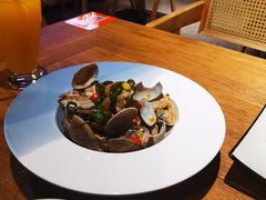 -臻鲜燕海鲜融合餐厅(金陵style店)