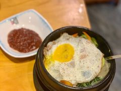 传统石锅拌饭-唯成•韩国炭火烤肉 유성고기