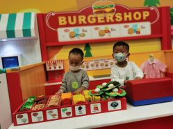 -莫莉幻想儿童乐园(武汉经开永旺店)