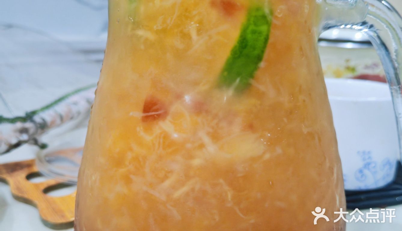 香水柠檬蜜桃果饮