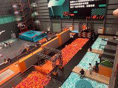-极限PLAY运动娱乐新世界·团建派对潮玩休闲馆·室内蹦极高空游乐园