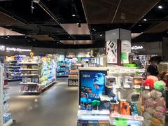 -中百仓储超市有限公司(越秀星汇维港店)