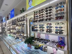 -新视达眼镜店·蔡司·依视路(名镜苑店)
