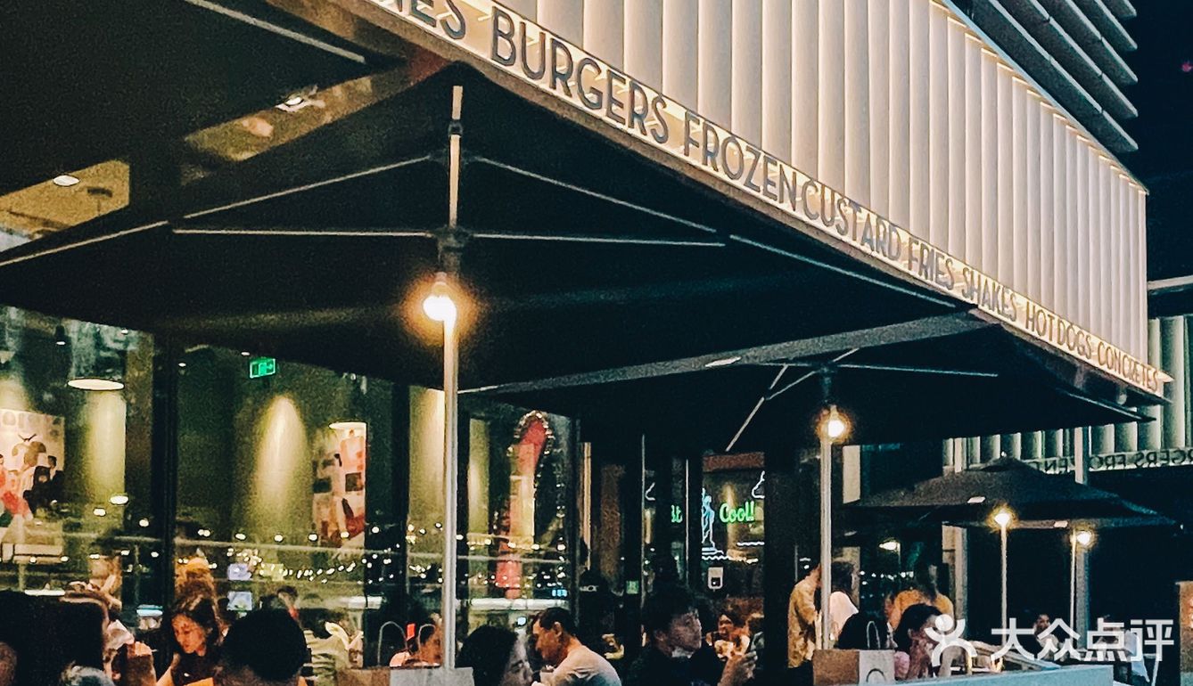 纽约汉堡人气王  好吃到舔手手🍔！