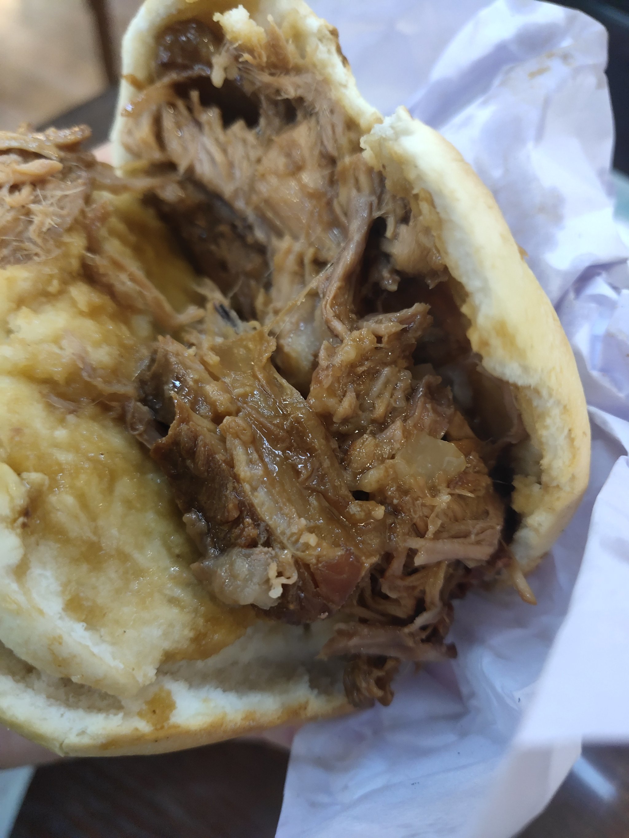 打卡大名鼎鼎的肉夹馍三巨头之一