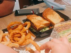 -The Habit Burger Grill 哈比特汉堡(复兴soho店)