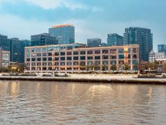 -黄浦江游览十六铺3号码头网红自助餐