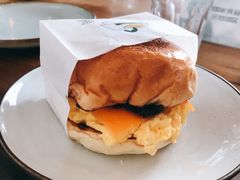 手撕猪肉汉堡-RAC BAR(安福路店)