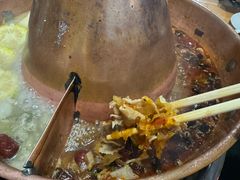 -果松木炭酸菜铜火锅·外婆参鸡汤