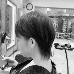 -丝情发艺 I SALON