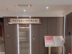 -阿瓦山寨·湘菜现炒·剁椒鱼头王(咸阳总店)