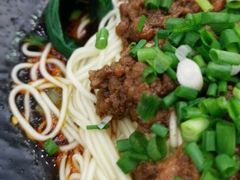 -李与白包子铺(桐梓林店)