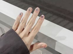 -悦指间美甲美睫