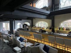-穹六人间 people 6(岳阳路店)