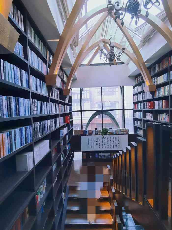 钟书阁松江泰晤士小镇店