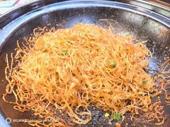 -阿瓦山寨·湘菜现炒·剁椒鱼头王(咸阳总店)