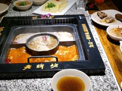 -老牌坊云南鱼豆花火锅(哈西万达店)