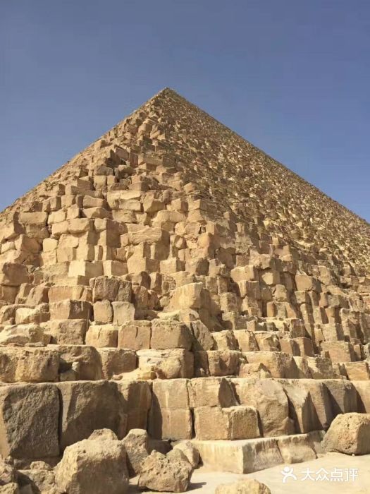 吉萨金字塔群图片