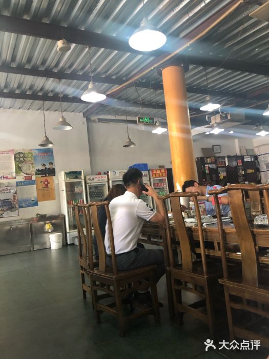 龙顺园麻辣香锅(机场店)大堂图片