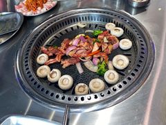 口蘑-马路牙子烧烤音乐酒馆(望京店)