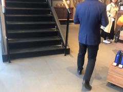 -星巴克(西藏路店)