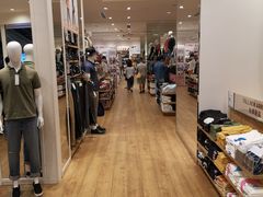 店内环境-优衣库(广州番禺万达广场店)
