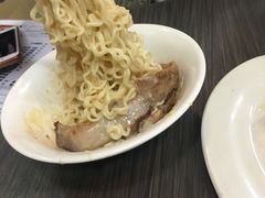 猪颈肉芝士捞公仔面-新记餐厅(香槟大厦店)