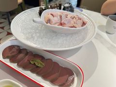 -洪氏嗨捞·广东猪肚鸡·椰子鸡火锅(西咸万象城店)