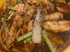 招牌耗儿鱼-休记光头香辣蟹干锅店(衣冠庙店)