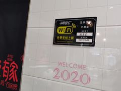 -极有家小鱼小鸡石锅煲(佳兆业店)